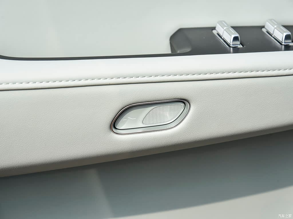 2025 Zeekr 001 — Zeekr 001 rear seats, for export