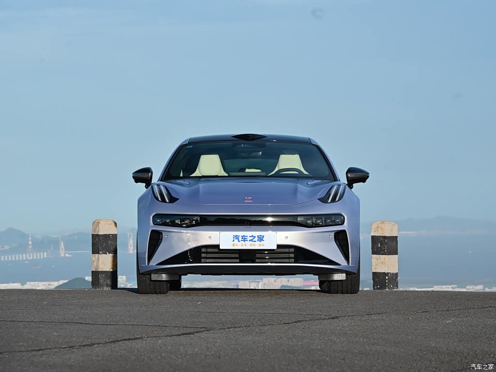 2025 Zeekr 001 YOU 100kWh AWD — pour l'export