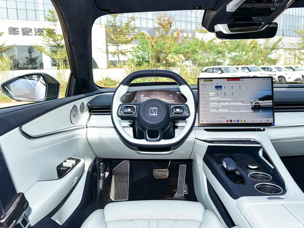 2026 Zeekr 001 — Zeekr 001 steering wheel and instrument cluster, for export
