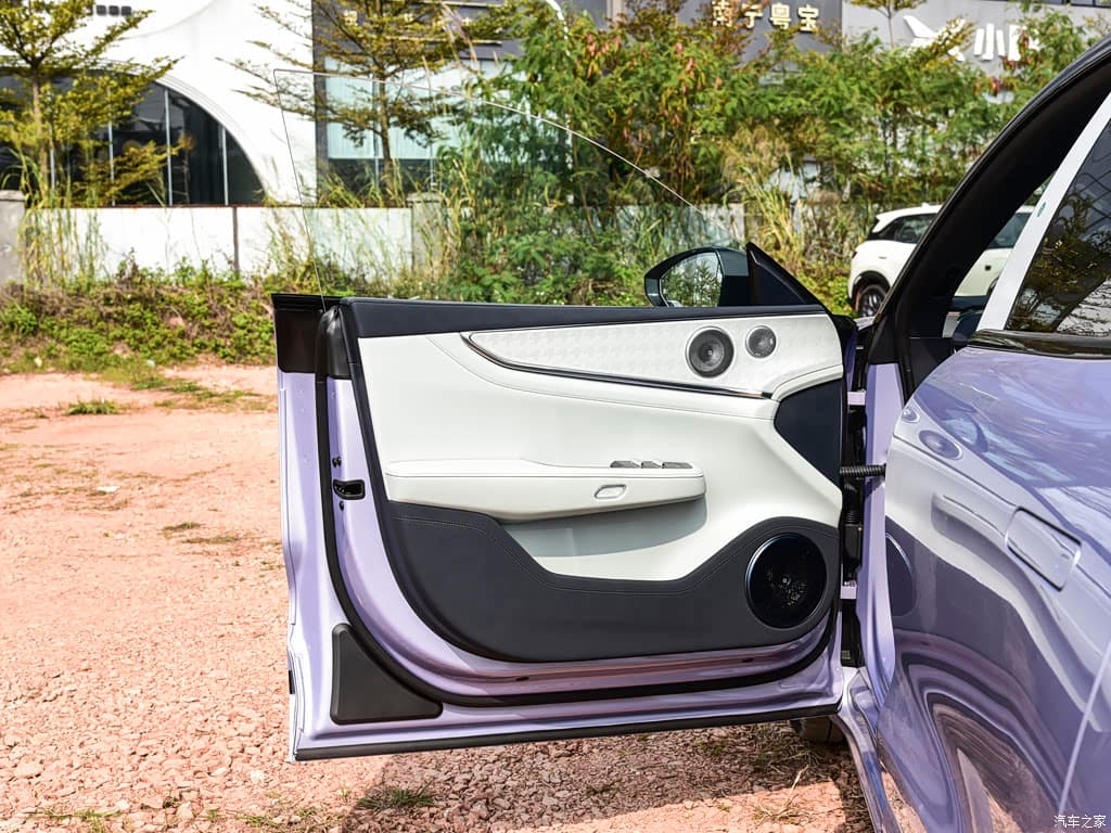 2026 Zeekr 001 — Zeekr 001 rear passenger seating, for export